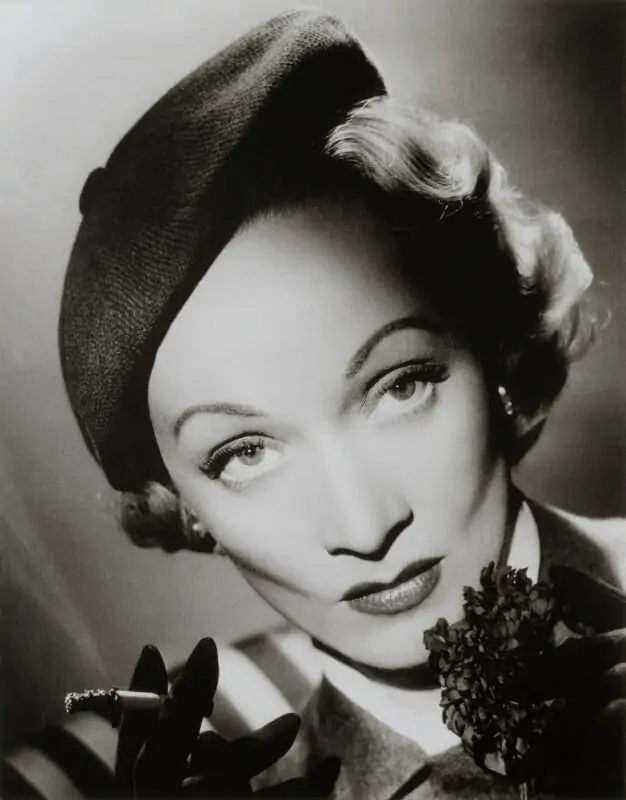 Marlene Dietrich in beret